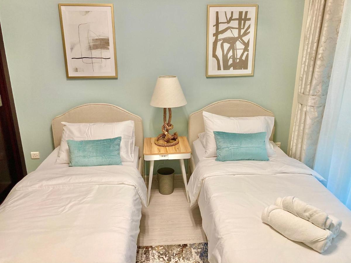 White Sage - Lakefront Amidst Parks With Access Apartment