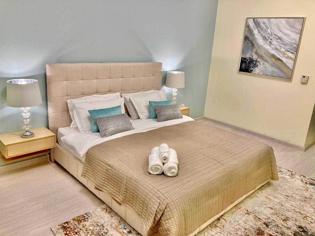 White Sage - Lakefront Amidst Parks With Access Apartment *